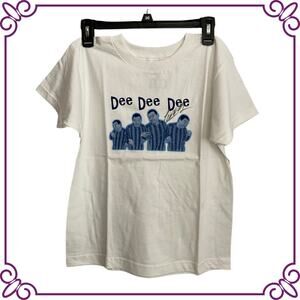 Carlos Mencia Signed Autographed Cotton T-shirt Dee Dee Dee NEW